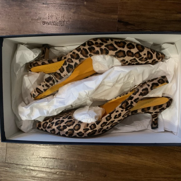 Leopard print slingback heel. - Picture 6 of 6